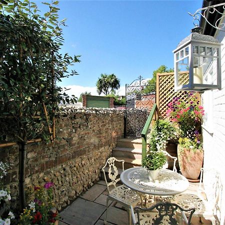Beautiful Georgian Home In The Heart Of Chichester Esterno foto